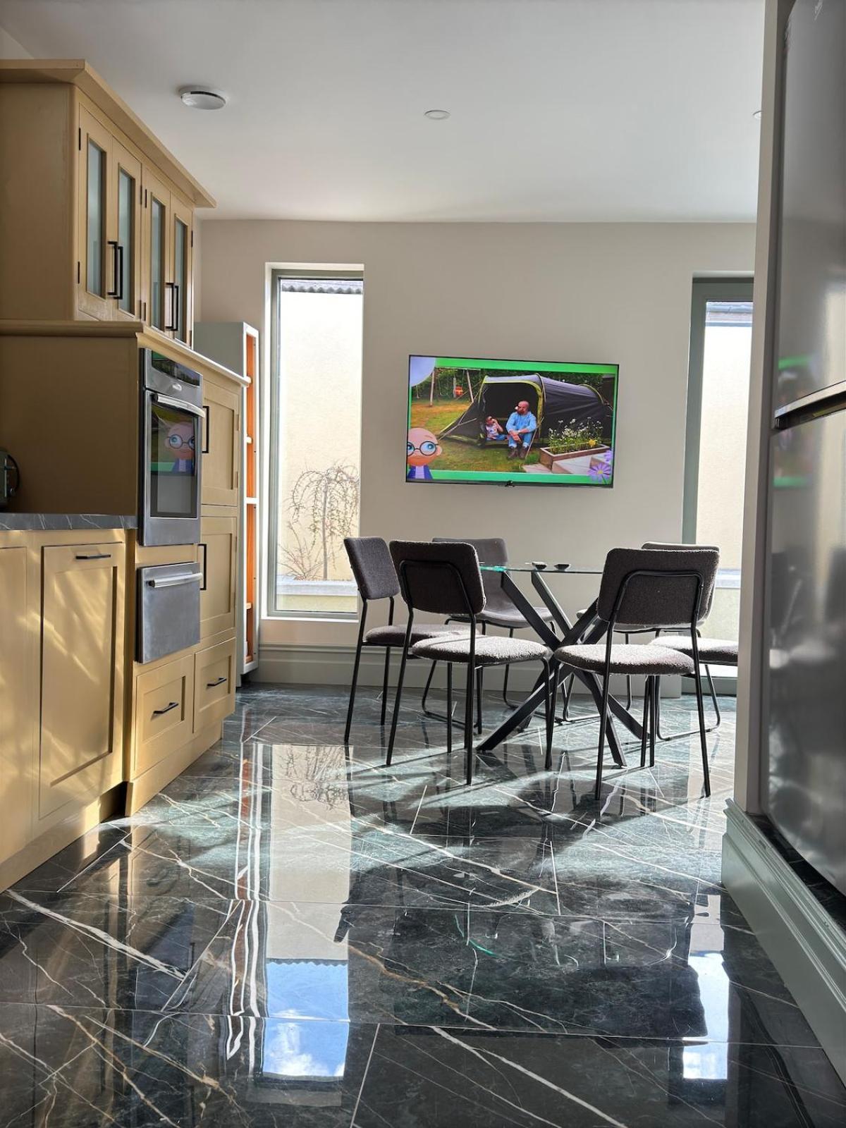 Вилла Checker Hill House Голуэй Экстерьер фото